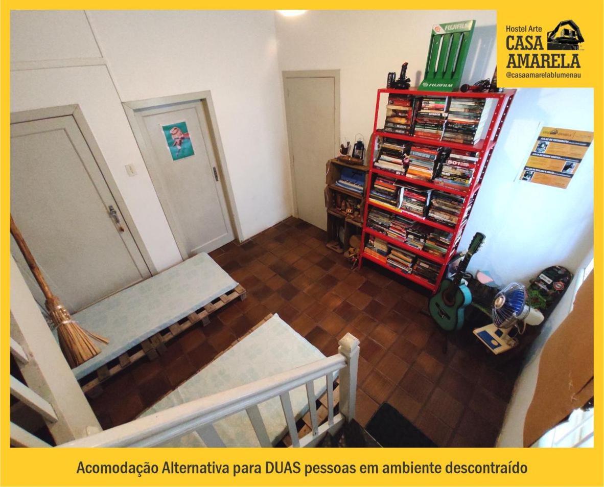 Casa Amarela Blumenau Hospedagem Alternativa Hostel Bagian luar foto